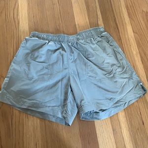 Women’s tan columbia river shorts